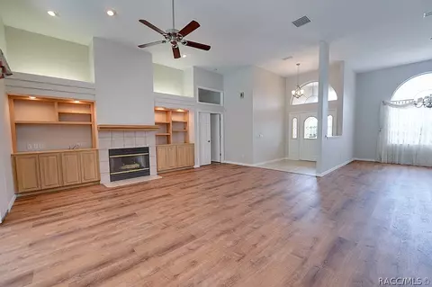 Living - 634 E Keller Ct, Hernando, FL 34442 photo 3 of 9