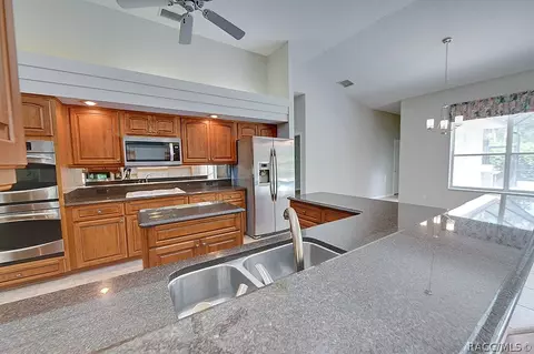 Kitchen - 634 E Keller Ct, Hernando, FL 34442 photo 3 of 7