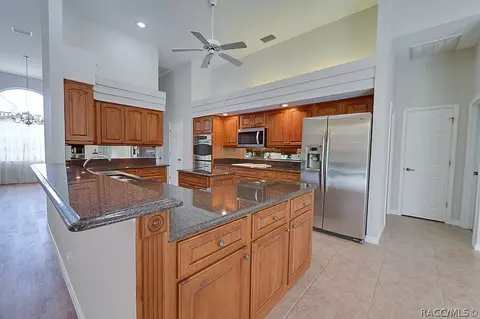 Kitchen - 634 E Keller Ct, Hernando, FL 34442 photo 2 of 7