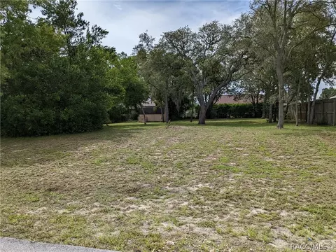 11089 Upton St, Spring Hill, FL 34608 photo 2