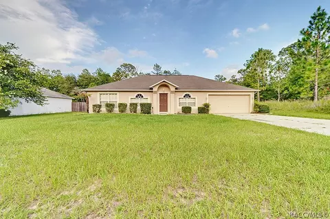 8341 N Santos Dr, Citrus Springs, FL 34434