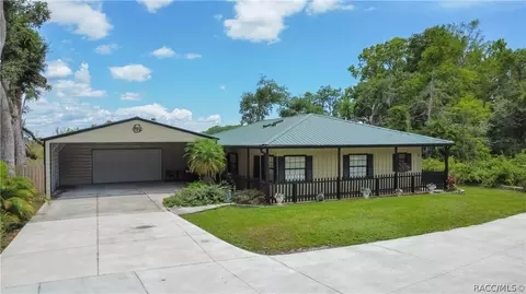 8718 E Moccasin Slough Rd, Inverness, FL 34450