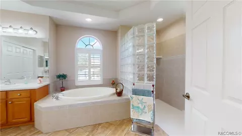 Bath - 1515 N Killebrew Pt, Hernando, FL 34442 photo 3 of 5