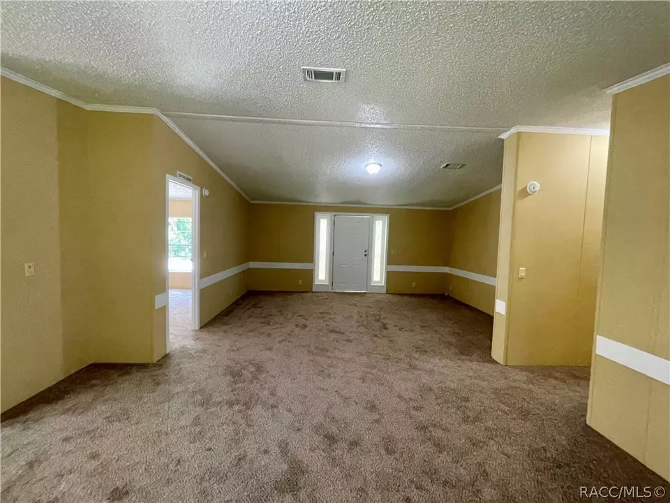  9215 E Roan Ln, Inverness, FL 34450 photo 17