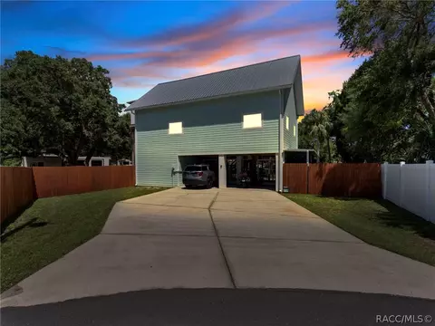 11307 W Coral Ct, Crystal River, FL 34429