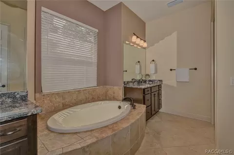 Bath - 502 E Keller Ct, Hernando, FL 34442 photo 2 of 6