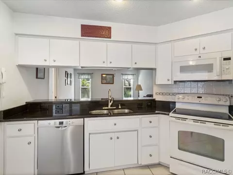 Kitchen - 129 W National St, Hernando, FL 34442 photo 2 of 6