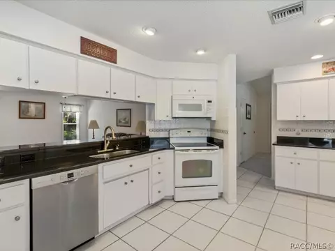 Kitchen - 129 W National St, Hernando, FL 34442 photo 1 of 6