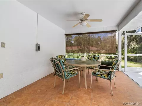 Exterior - 129 W National St, Hernando, FL 34442 photo 4 of 12