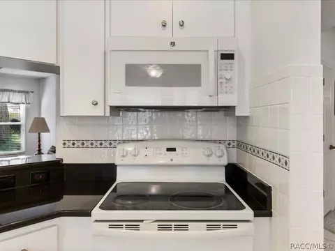 Kitchen - 129 W National St, Hernando, FL 34442 photo 4 of 6