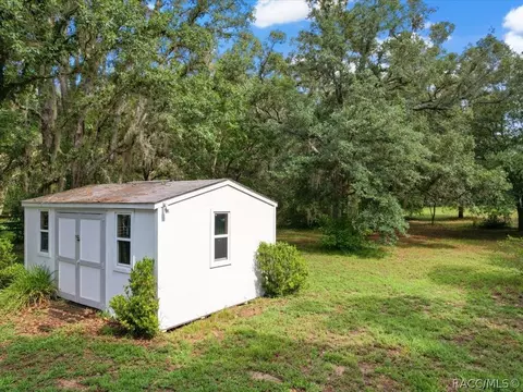 Exterior - 129 W National St, Hernando, FL 34442 photo 5 of 12