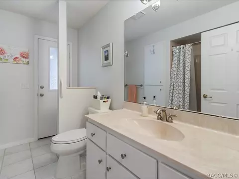 Bath - 129 W National St, Hernando, FL 34442 photo 4 of 5