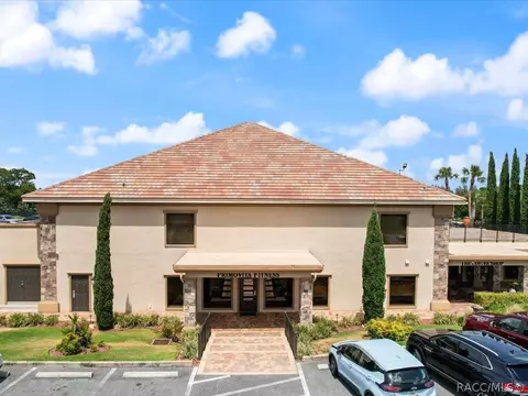 Exterior - 129 W National St, Hernando, FL 34442 photo 11 of 12