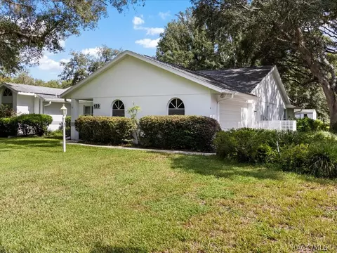Exterior - 129 W National St, Hernando, FL 34442 photo 6 of 12