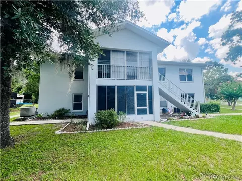 945 SE Mayo Dr, Crystal River, FL 34429
