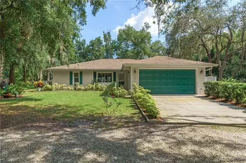 8201 W Oak St, Crystal River, FL 34428