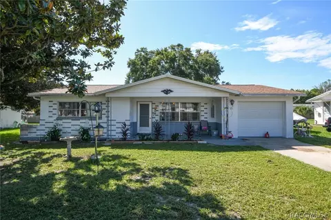 81 S Lincoln Ave, Beverly Hills, FL 34465