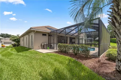 Exterior - 860 W Silver Meadow Loop, Hernando, FL 34442 photo 8 of 12