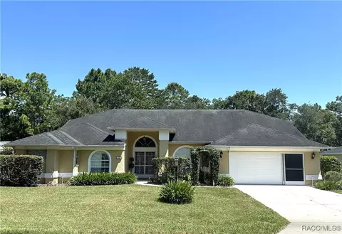 157 Pine St, Homosassa, FL 34446