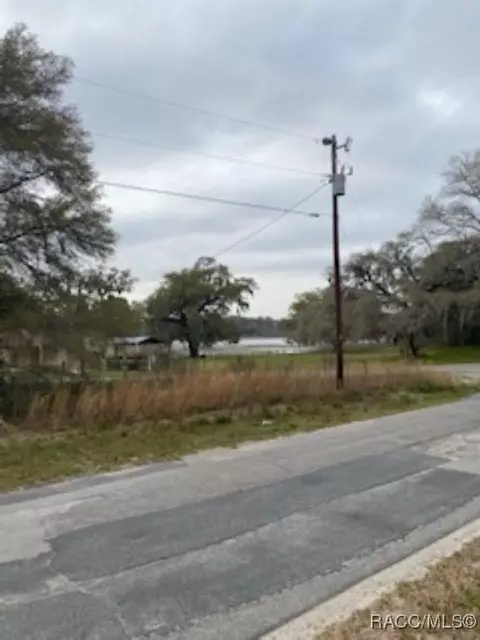433 N Woodlake Ave, Inverness, FL 34453