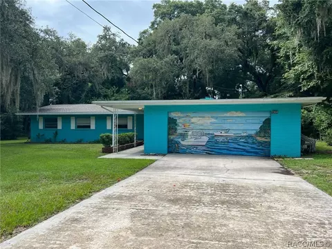 7200 W Crestview Ln, Crystal River, FL 34429