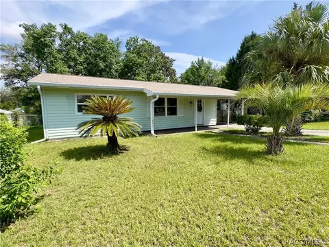 2155 W Greenway Pl, Citrus Springs, FL 34434