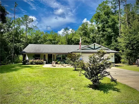8656 N Stern Way, Citrus Springs, FL 34434
