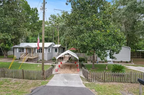 7801 W Rosedale Dr, Homosassa, FL 34448