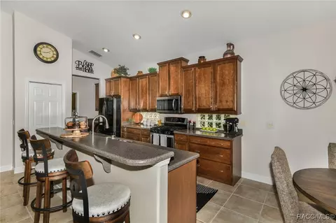 Kitchen - 1862 N Gibson Pt, Hernando, FL 34442 photo 3 of 6