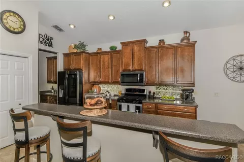 Kitchen - 1862 N Gibson Pt, Hernando, FL 34442 photo 4 of 6