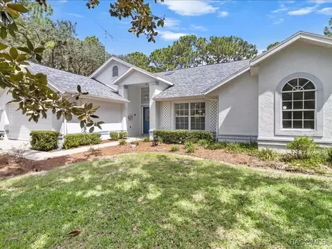 4995 N Saddle Dr, Beverly Hills, FL 34465