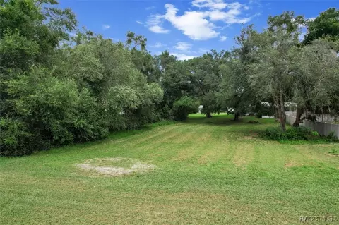 8525 E Lake Breeze Ln, Inverness, FL 34450