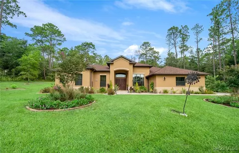5346 N Persimmon Dr, Beverly Hills, FL 34465