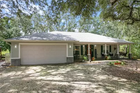 2812 W Acorn Ct, Dunnellon, FL 34433