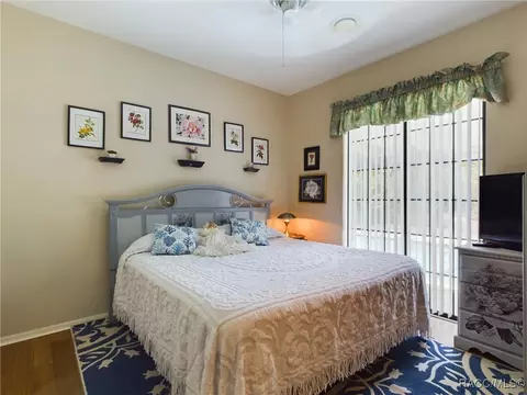 Bedroom - 104 E Savoy St, Lecanto, FL 34461 photo 5 of 6