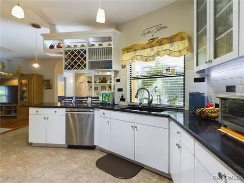 Kitchen - 104 E Savoy St, Lecanto, FL 34461 photo 6 of 7
