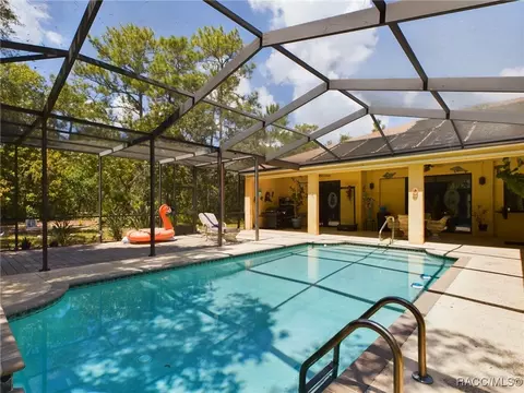 Exterior - 104 E Savoy St, Lecanto, FL 34461 photo 8 of 14