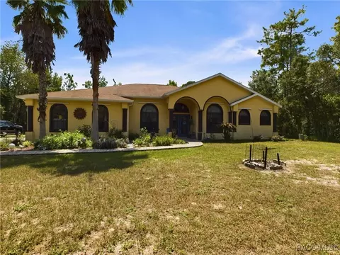 104 E Savoy St, Lecanto, FL 34461