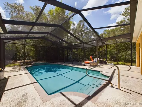 Exterior - 104 E Savoy St, Lecanto, FL 34461 photo 7 of 14
