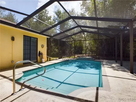 Exterior - 104 E Savoy St, Lecanto, FL 34461 photo 6 of 14