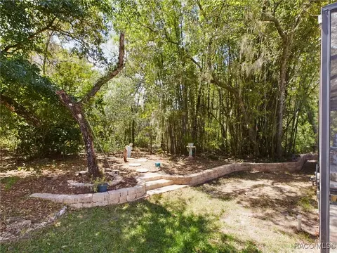 Exterior - 104 E Savoy St, Lecanto, FL 34461 photo 12 of 14