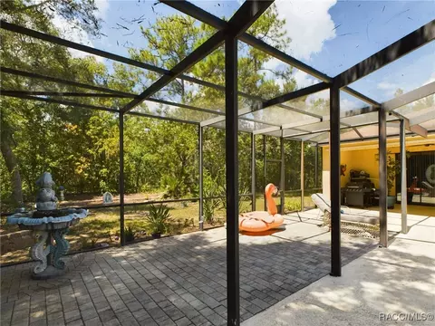 Exterior - 104 E Savoy St, Lecanto, FL 34461 photo 11 of 14