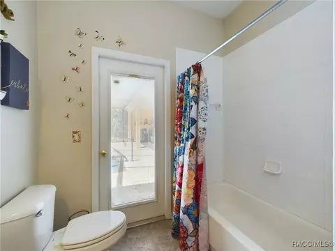 Bath - 104 E Savoy St, Lecanto, FL 34461 photo 6 of 6