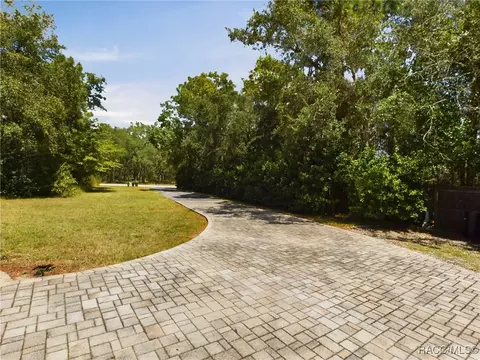 Exterior - 104 E Savoy St, Lecanto, FL 34461 photo 14 of 14