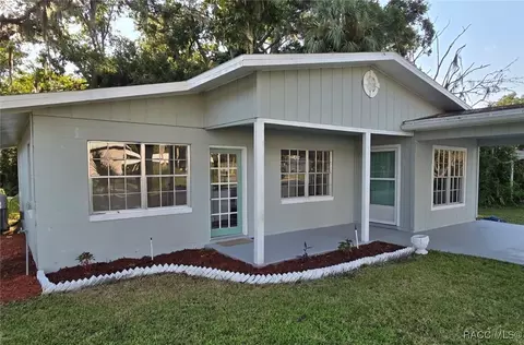 16 NE 2nd St, Chiefland, FL 32626