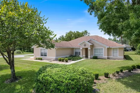 2 Heuchera Ct W, Homosassa, FL 34446