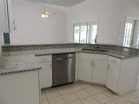 547 E Dakota Ct, Hernando, FL 34442 photo 12
