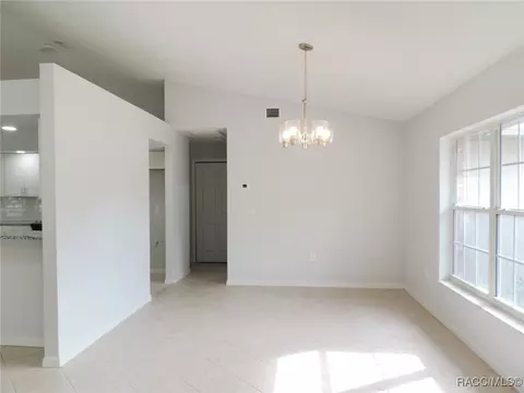 547 E Dakota Ct, Hernando, FL 34442 photo 5