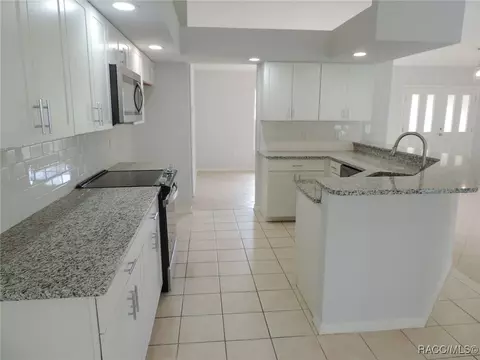 547 E Dakota Ct, Hernando, FL 34442 photo 6
