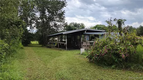 10349 S Parkside Ave, Floral City, FL 34436